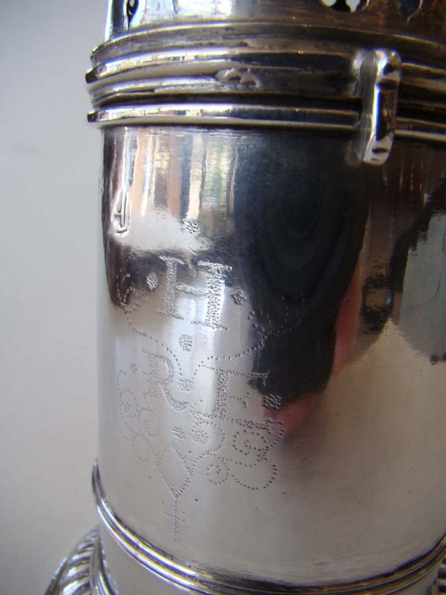 A William & Mary period 'Light House' form Silver Castor, maker C A, London, 1691 — image 2